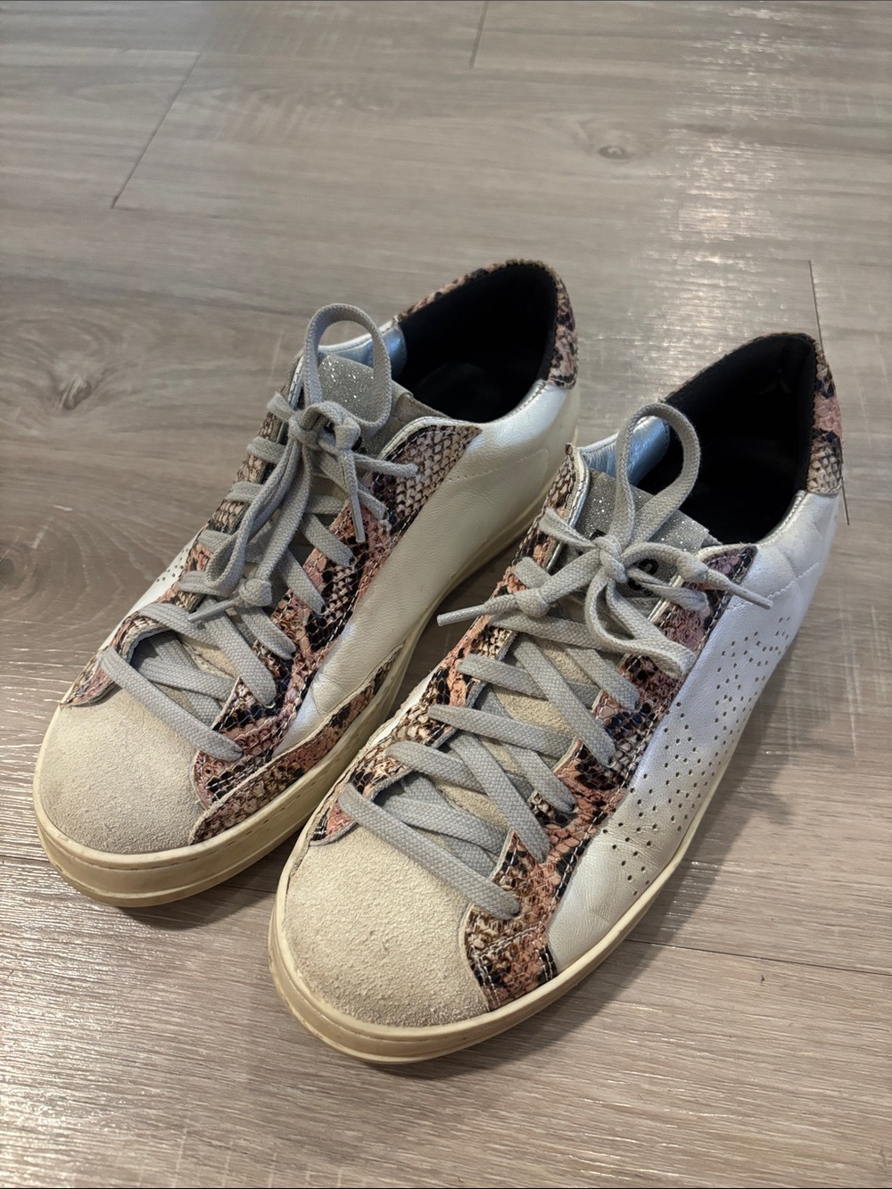 P448 John snake print sneaker